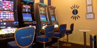 Layar pemilihan pasar Top Trend Gaming dengan informasi lengkap tim dan jadwal pertandingan